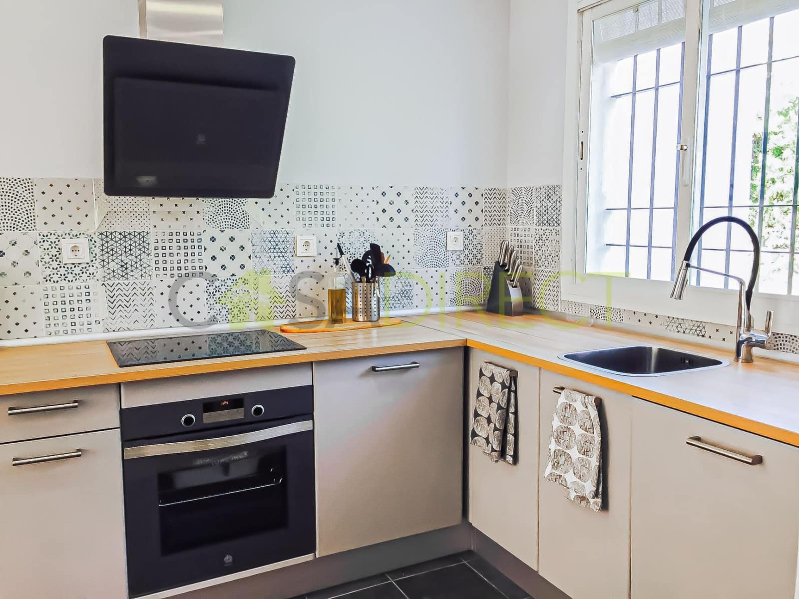 2 bedroom Flat for rent in Marbella with pool garage - € 2,058 (Ref: 9984379)