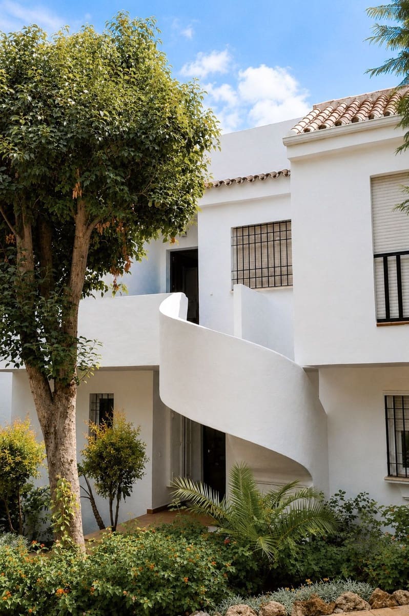 Appartement de 2 chambres à louer à Marbella avec piscine garage - 2 058 € (Ref: 9984379)