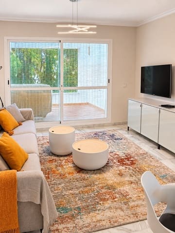 Piso de 2 habitaciones en Marbella en alquiler con piscina garaje - 2.058 € (Ref: 9984379)