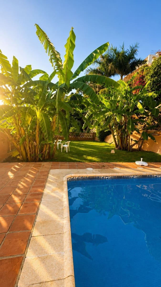 1 quarto Apartamento para arrendar em Frigiliana com piscina - 600 € (Ref: 9996614)