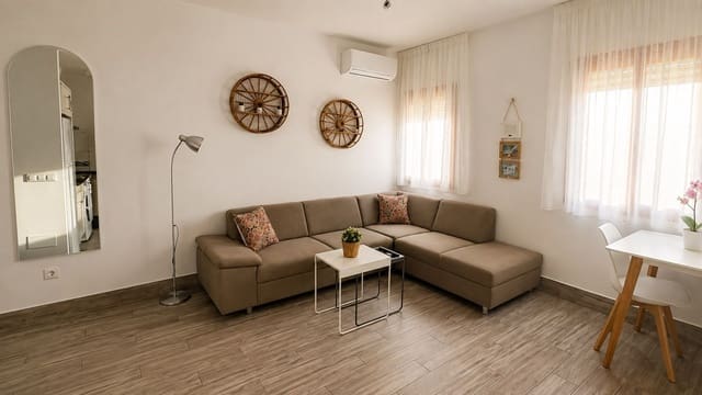 1 quarto Apartamento para arrendar em Frigiliana com piscina - 600 € (Ref: 9996614)