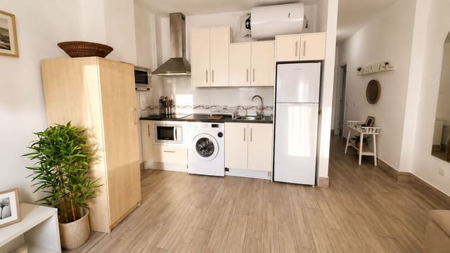 1 quarto Apartamento para arrendar em Frigiliana com piscina - 600 € (Ref: 9996614)