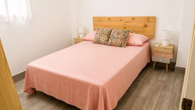 1 quarto Apartamento para arrendar em Frigiliana com piscina - 600 € (Ref: 9996614)