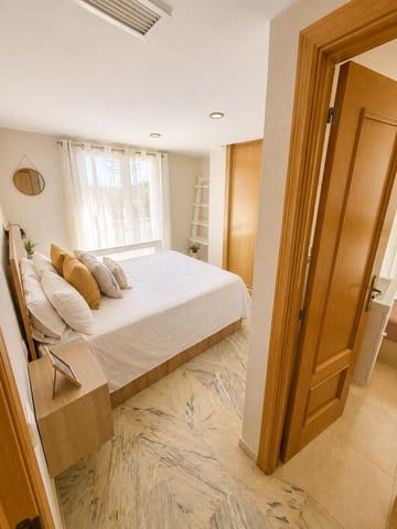 Piso de 2 habitaciones en Málaga ciudad en alquiler - 1.354 € (Ref: 9996616)