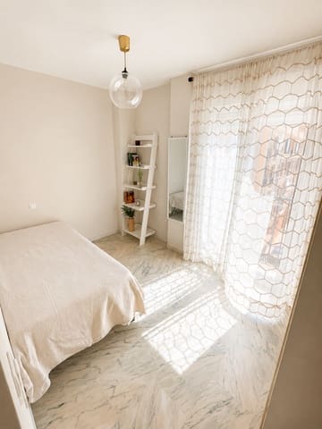 Piso de 2 habitaciones en Málaga ciudad en alquiler - 1.354 € (Ref: 9996616)