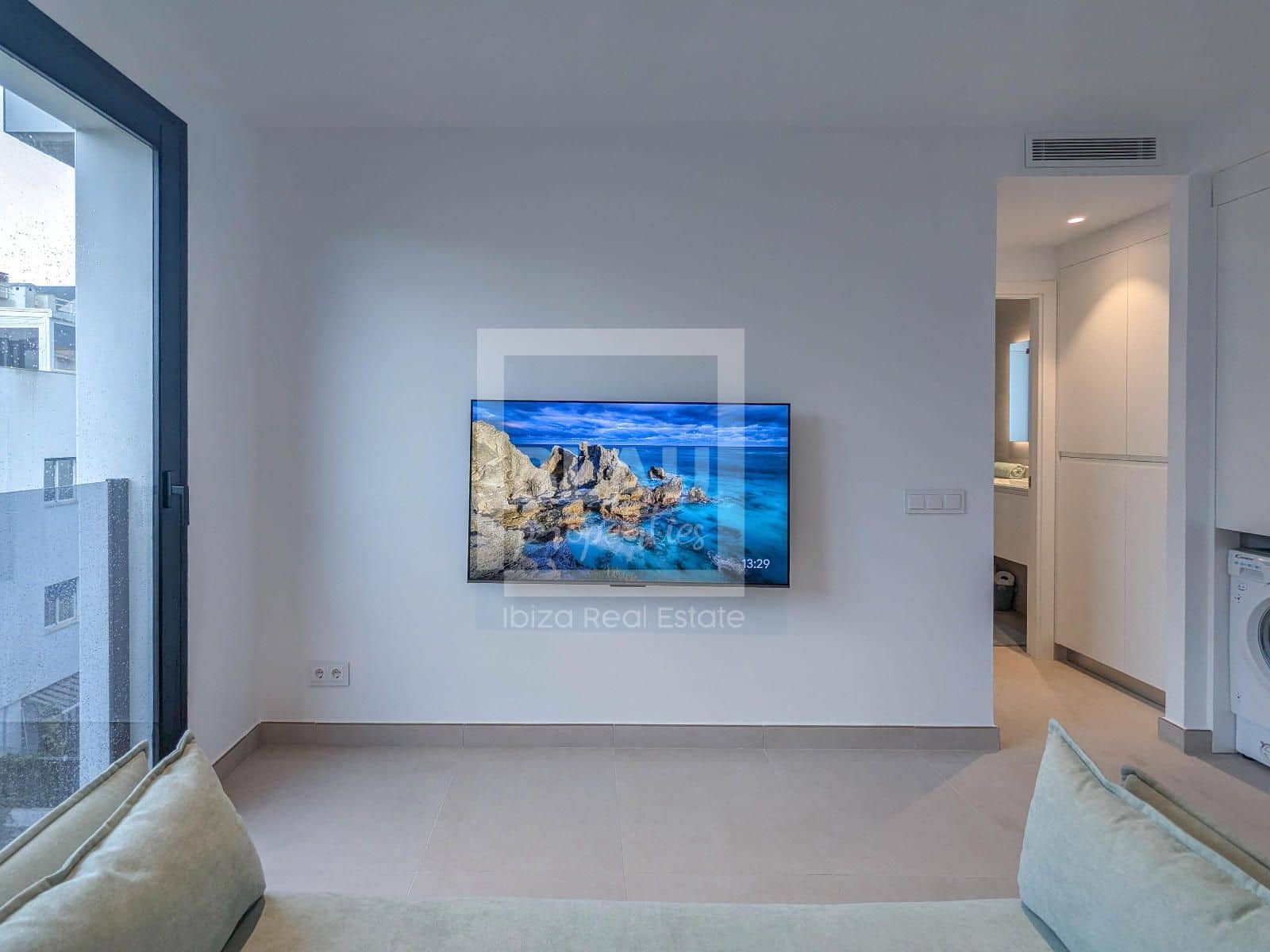 1 slaapkamer Flat te koop in Sant Antoni de Portmany met zwembad garage - € 399.000 (Ref: 10135107)