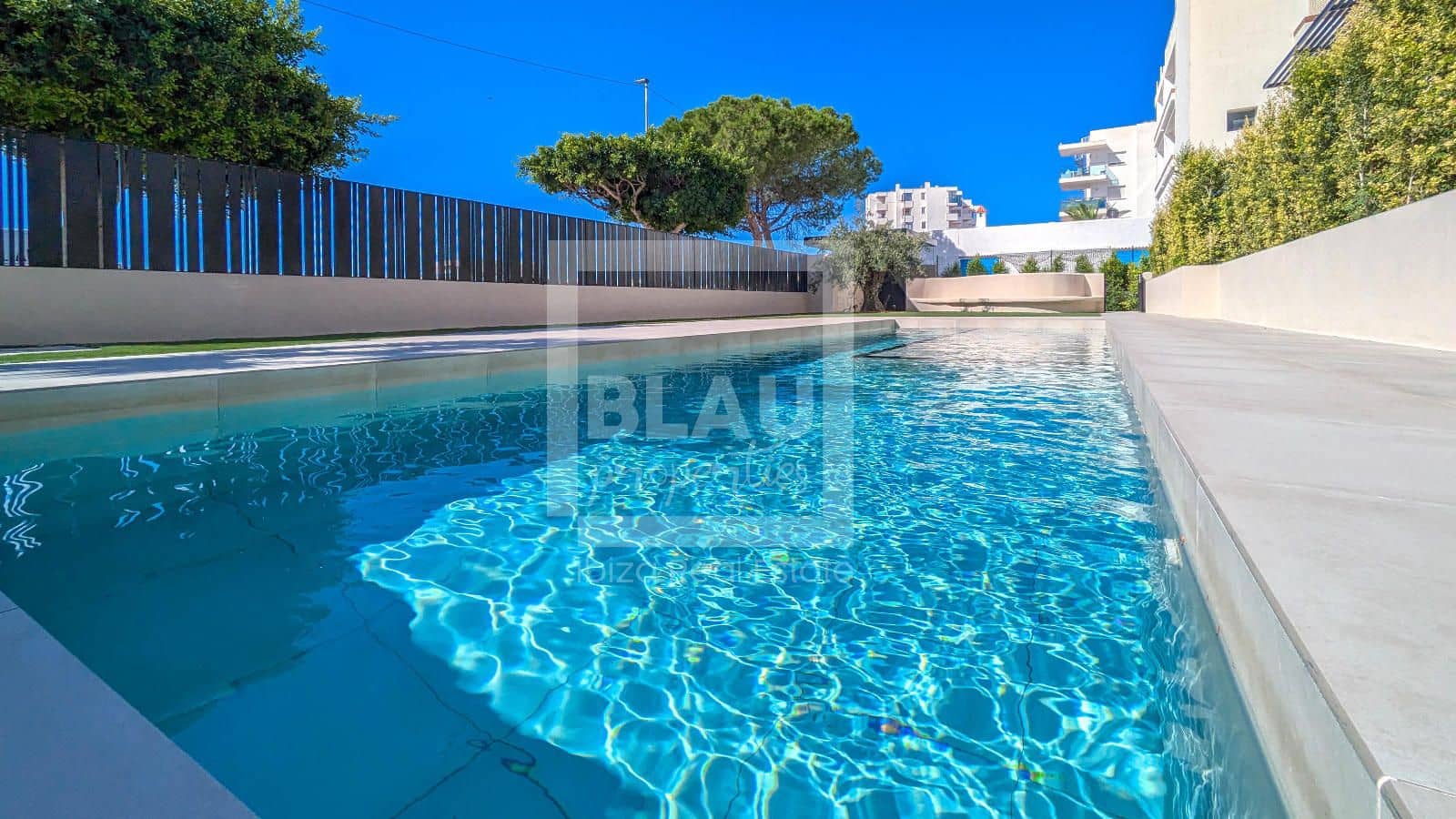 1 slaapkamer Flat te koop in Sant Antoni de Portmany met zwembad garage - € 399.000 (Ref: 10135107)