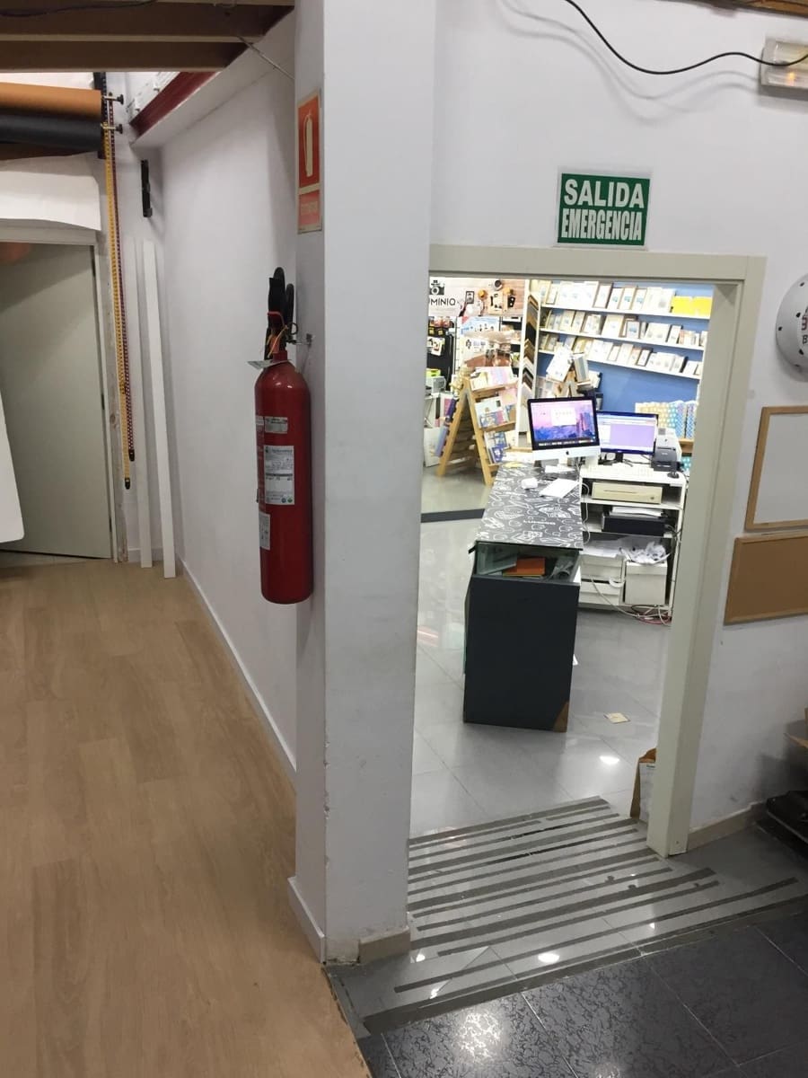 Local Comercial en Dénia en venta - 180.000 € (Ref: 7294996)