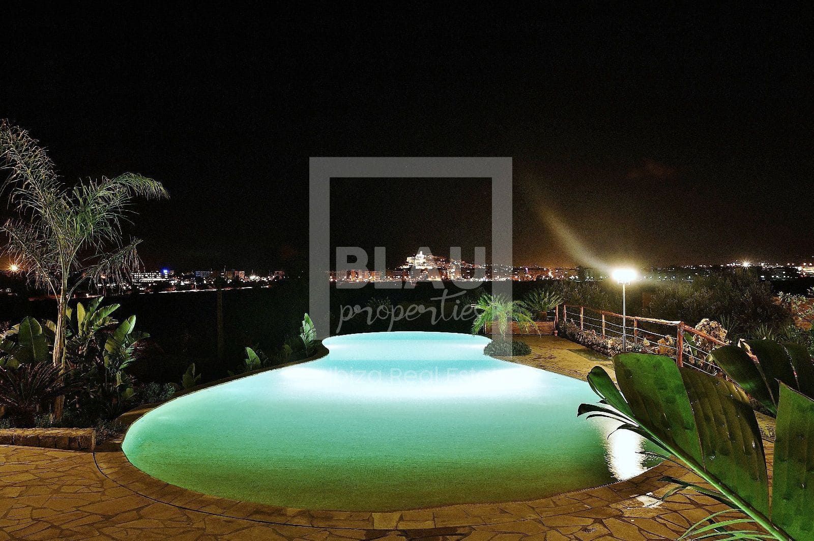 6 sypialnia Willa do wynajęcia w Santa Eulalia / Santa Eularia z basenem garażem - 16 500 € (Ref: 7658306)