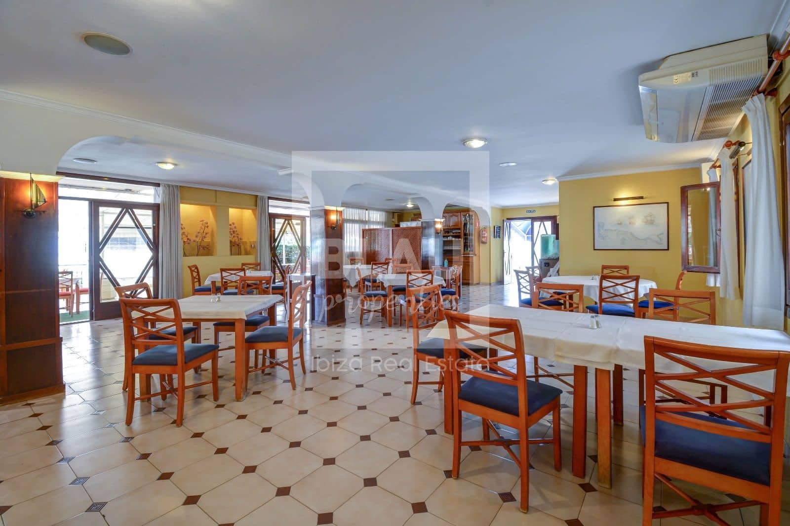 Kommersiell til salgs i San Jose / Sant Josep de Sa Talaia - € 1 950 000 (Ref: 7667175)