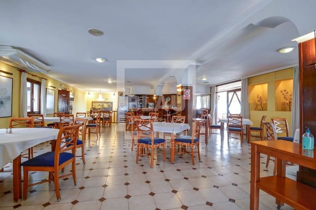 Commercieel te koop in San Jose / Sant Josep de Sa Talaia - € 1.950.000 (Ref: 7667175)