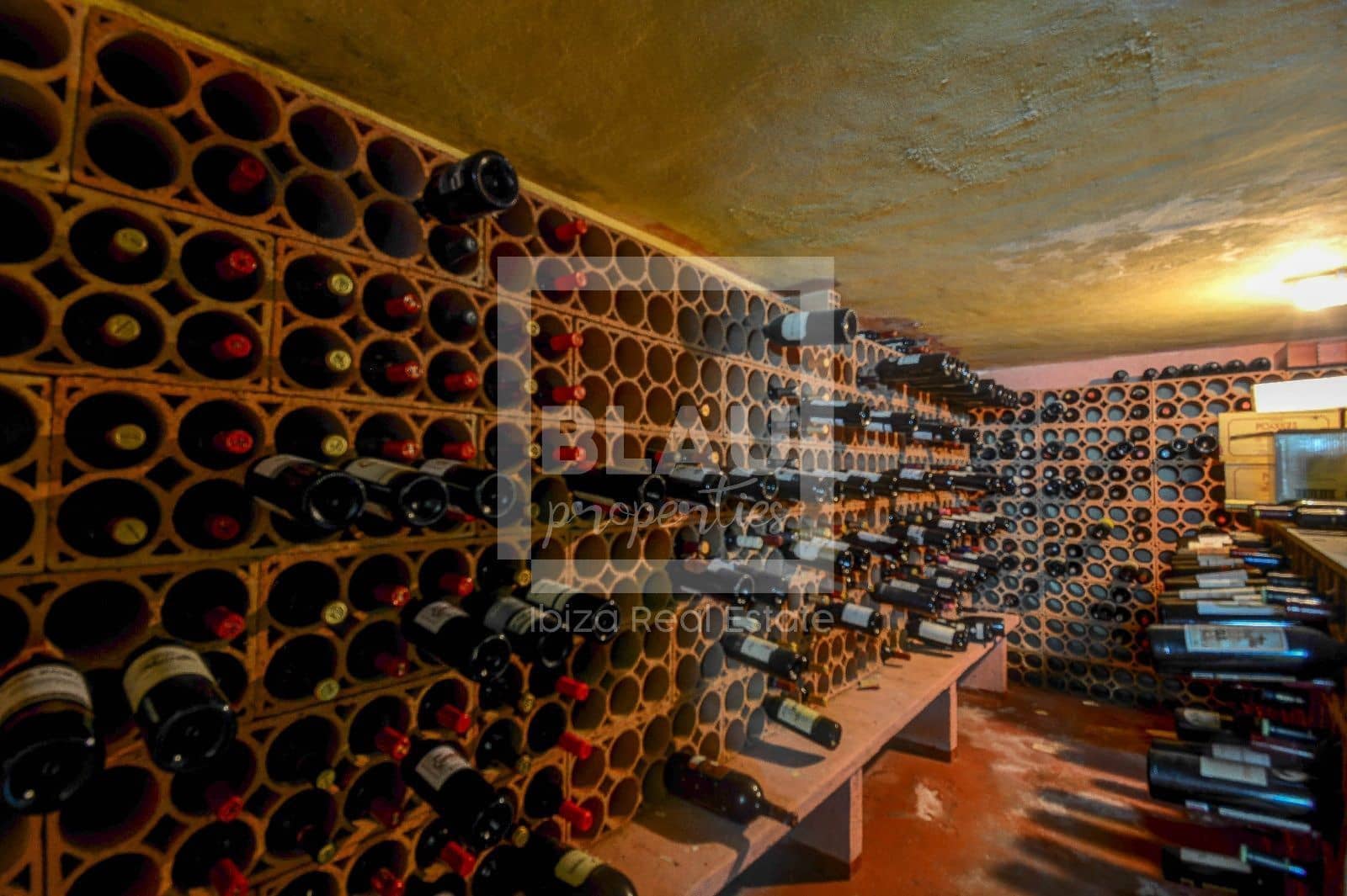 Kommersiell til salgs i San Jose / Sant Josep de Sa Talaia - € 1 950 000 (Ref: 7667175)