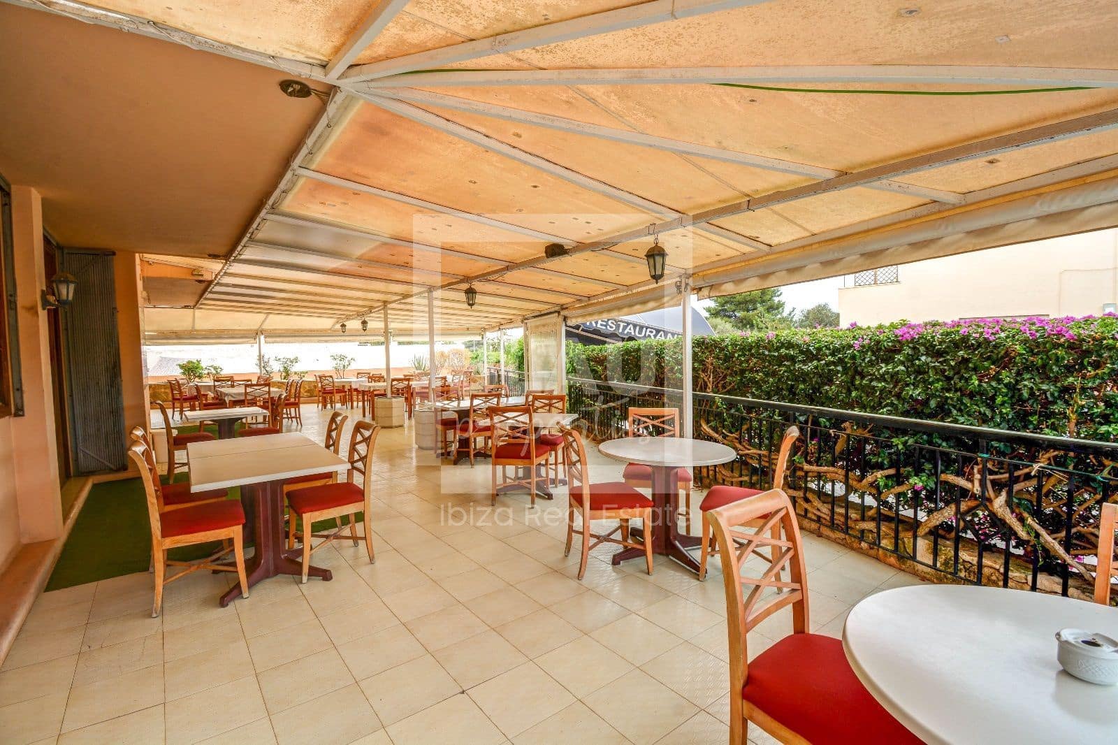 Kommersiell til salgs i San Jose / Sant Josep de Sa Talaia - € 1 950 000 (Ref: 7667175)