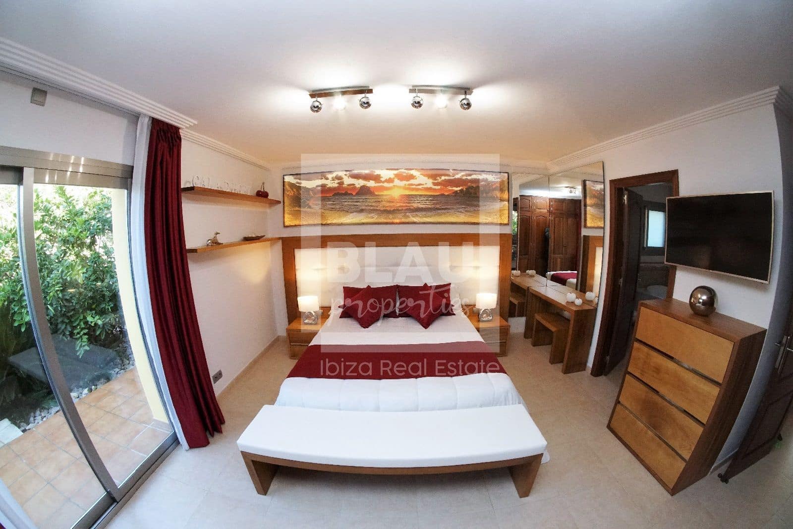 Villa/Maison de 6 chambres à louer à Santa Eulalia / Santa Eularia avec piscine garage - 12 000 € (Ref: 7762919)