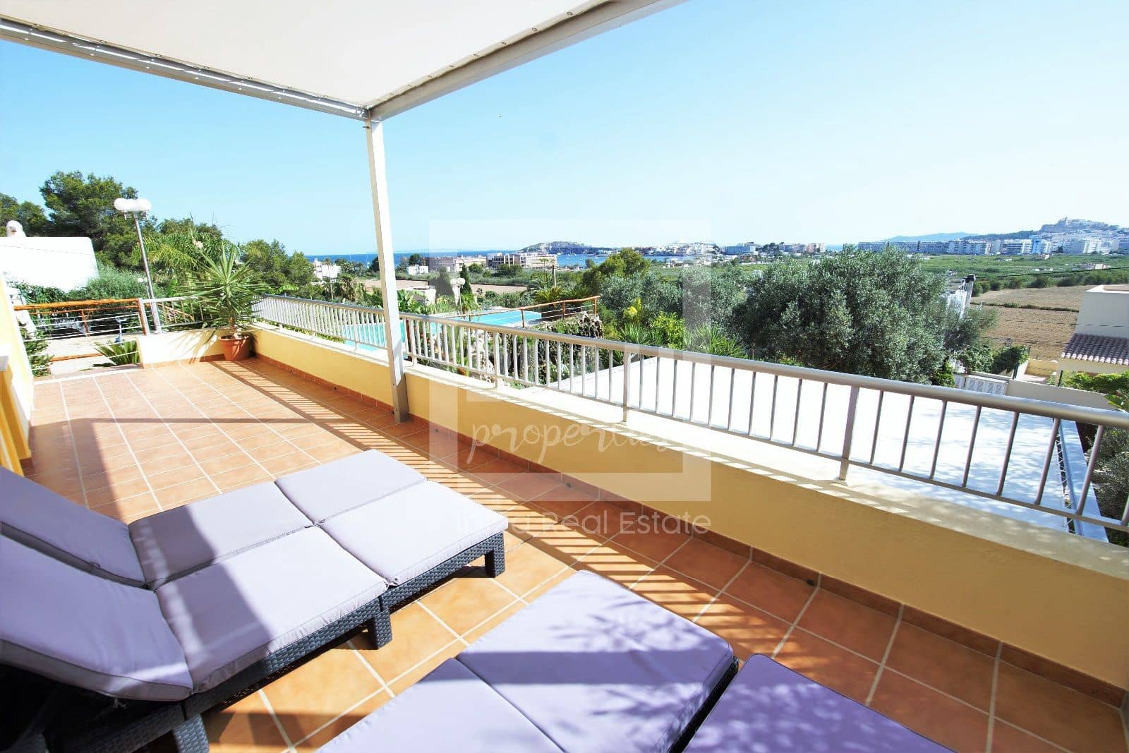 Villa/Maison de 6 chambres à louer à Santa Eulalia / Santa Eularia avec piscine garage - 12 000 € (Ref: 7762919)