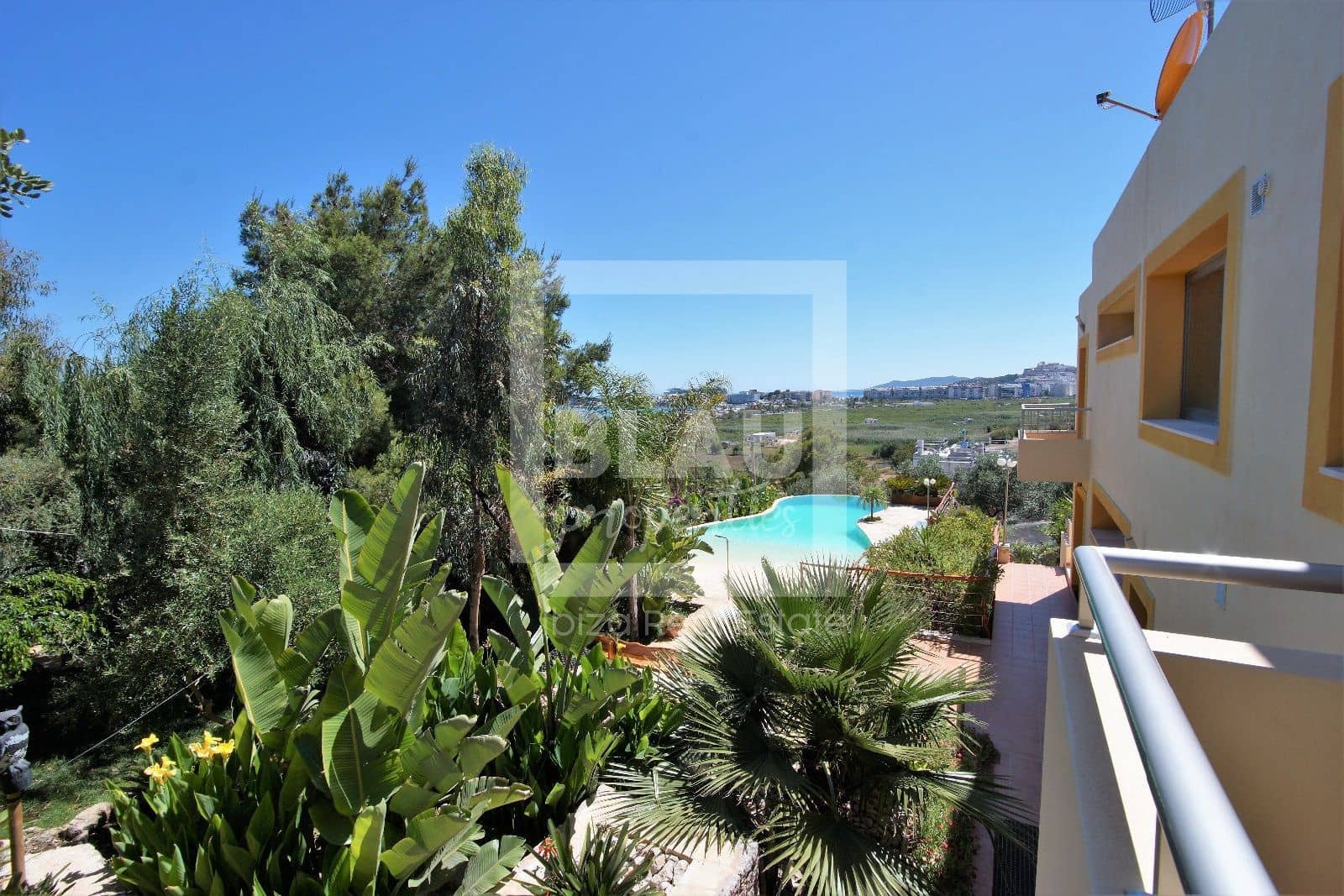 Villa/Maison de 6 chambres à louer à Santa Eulalia / Santa Eularia avec piscine garage - 12 000 € (Ref: 7762919)
