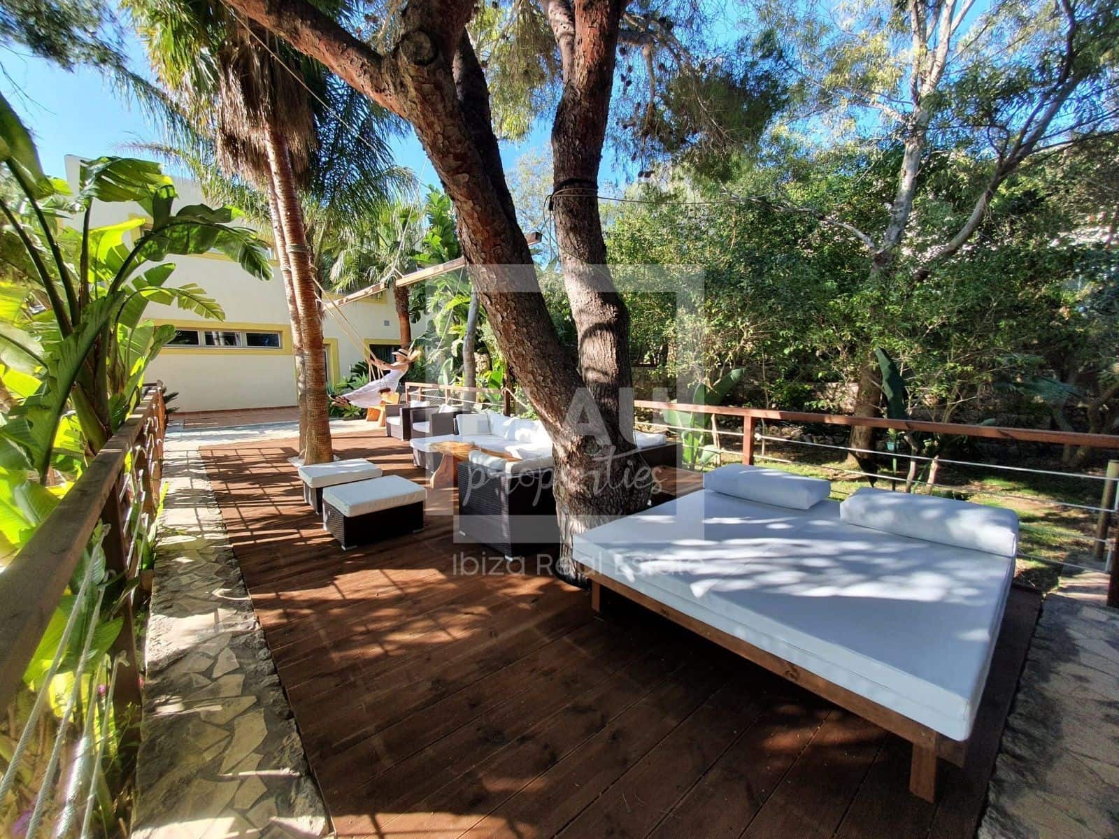 Villa/Maison de 6 chambres à louer à Santa Eulalia / Santa Eularia avec piscine garage - 12 000 € (Ref: 7762919)