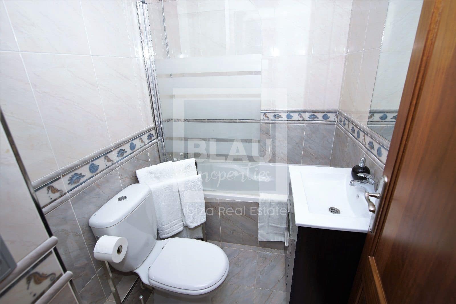 Villa/Maison de 6 chambres à louer à Santa Eulalia / Santa Eularia avec piscine garage - 12 000 € (Ref: 7762919)