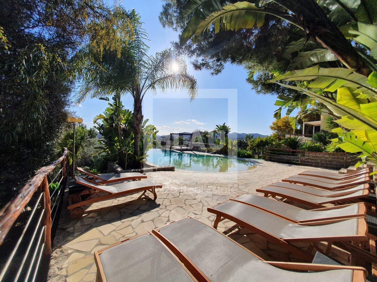 Villa/Maison de 6 chambres à louer à Santa Eulalia / Santa Eularia avec piscine garage - 12 000 € (Ref: 7762919)