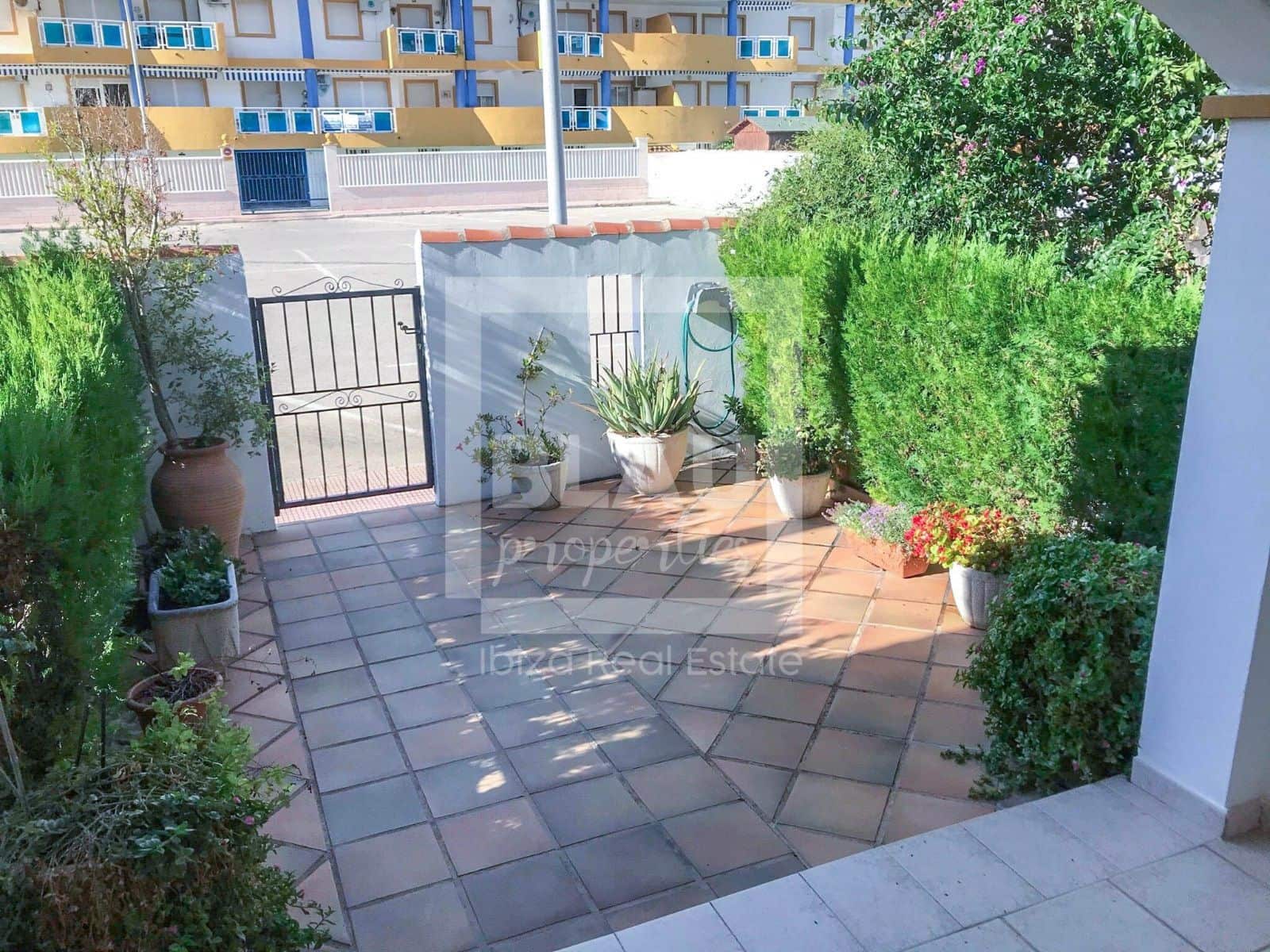 3 bedroom Townhouse for sale in Oliva Nova, Oliva with pool garage €