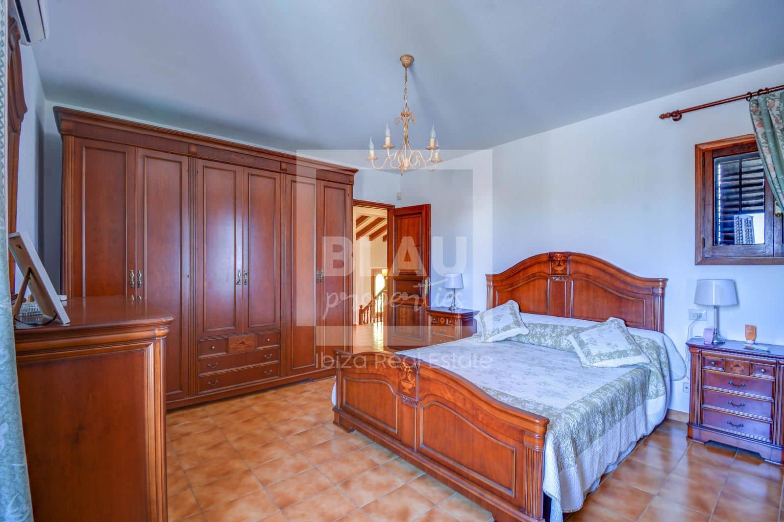 4 slaapkamer Villa te koop in San Jose / Sant Josep de Sa Talaia met garage - € 2.300.000 (Ref: 8386064)