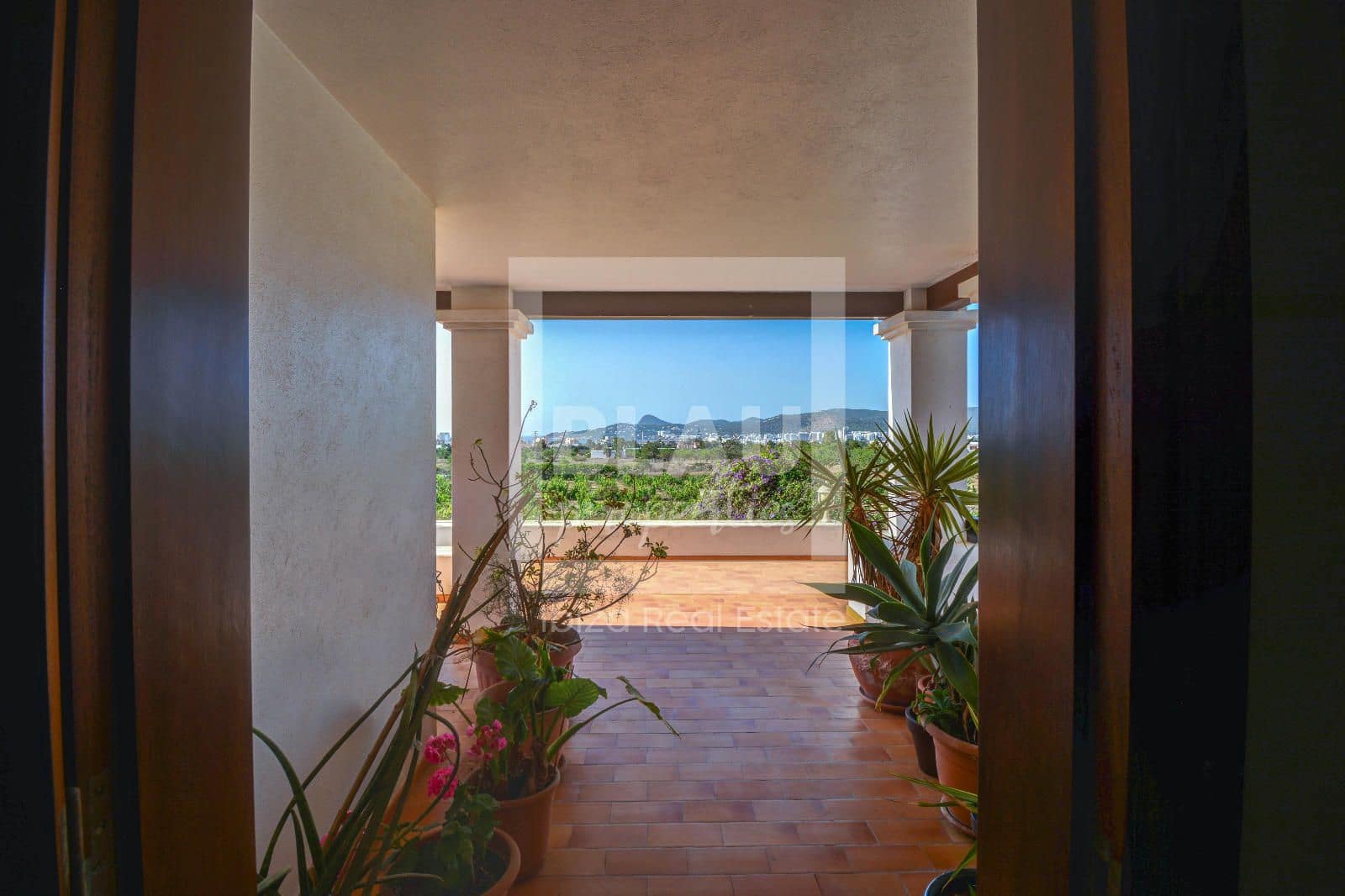 4 slaapkamer Villa te koop in San Jose / Sant Josep de Sa Talaia met garage - € 2.300.000 (Ref: 8386064)