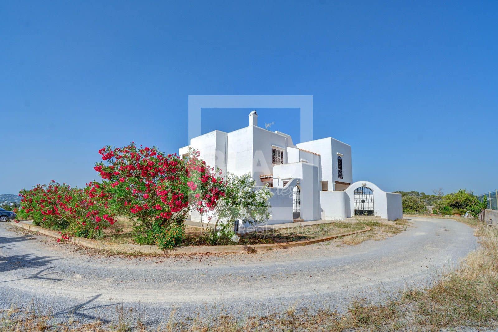 4 slaapkamer Villa te koop in San Jose / Sant Josep de Sa Talaia met garage - € 2.300.000 (Ref: 8386064)