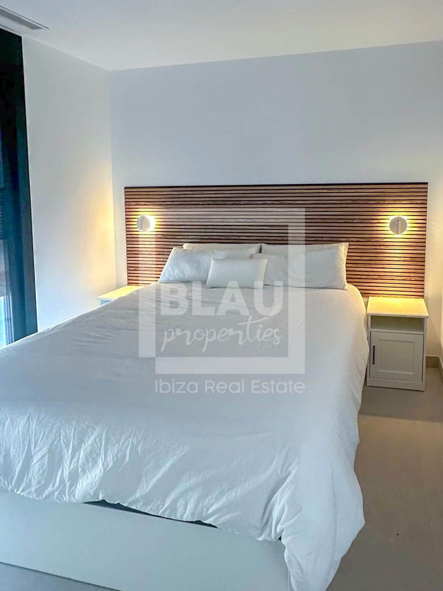 1 slaapkamer Flat te huur in Sant Antoni de Portmany met zwembad garage - € 900 (Ref: 9357414)