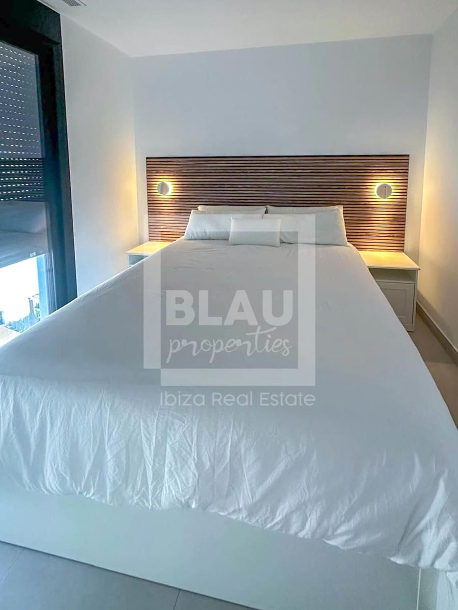 1 slaapkamer Flat te huur in Sant Antoni de Portmany met zwembad garage - € 900 (Ref: 9357414)