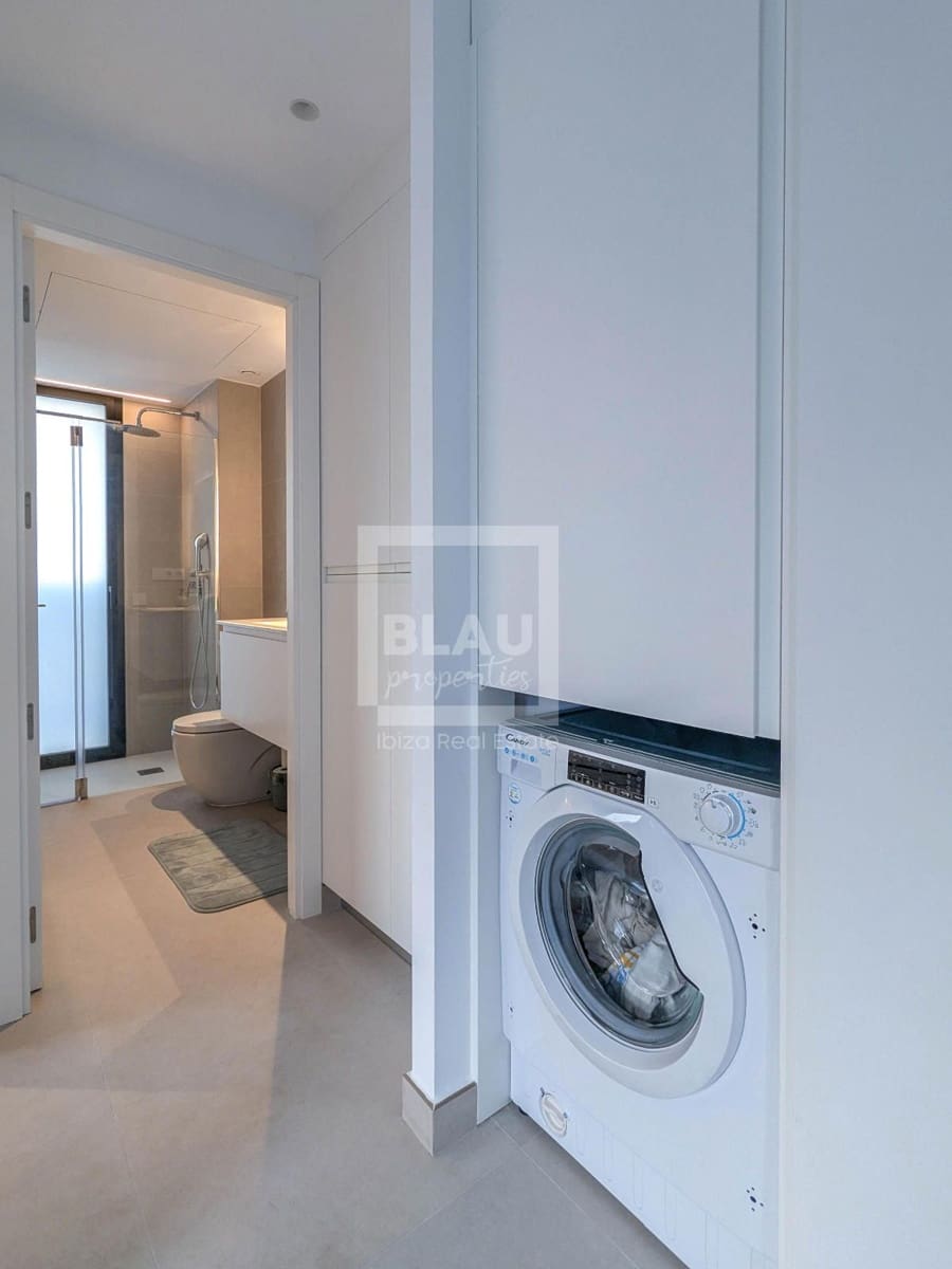 1 slaapkamer Flat te huur in Sant Antoni de Portmany met zwembad garage - € 900 (Ref: 9357414)