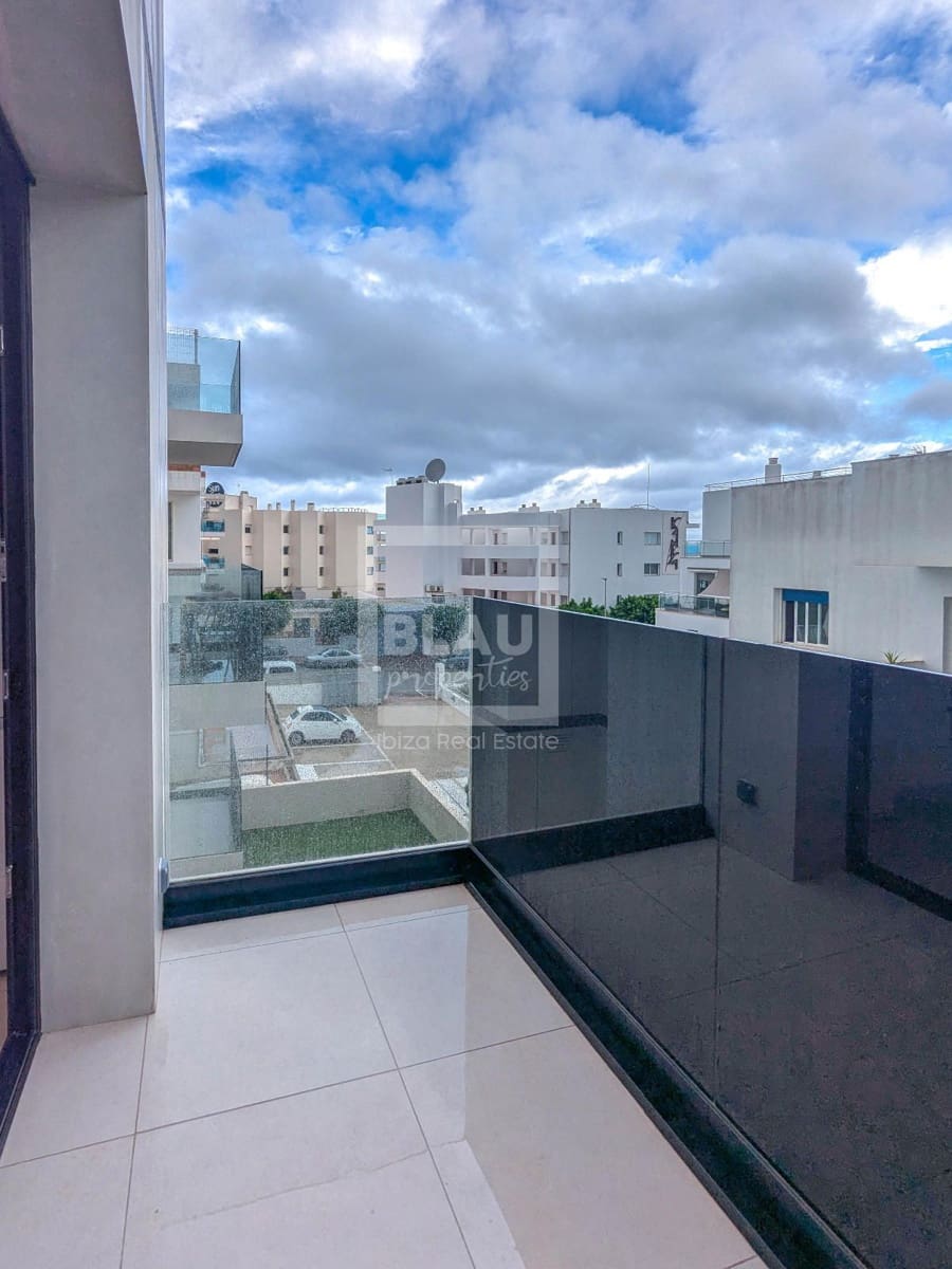 1 slaapkamer Flat te huur in Sant Antoni de Portmany met zwembad garage - € 900 (Ref: 9357414)