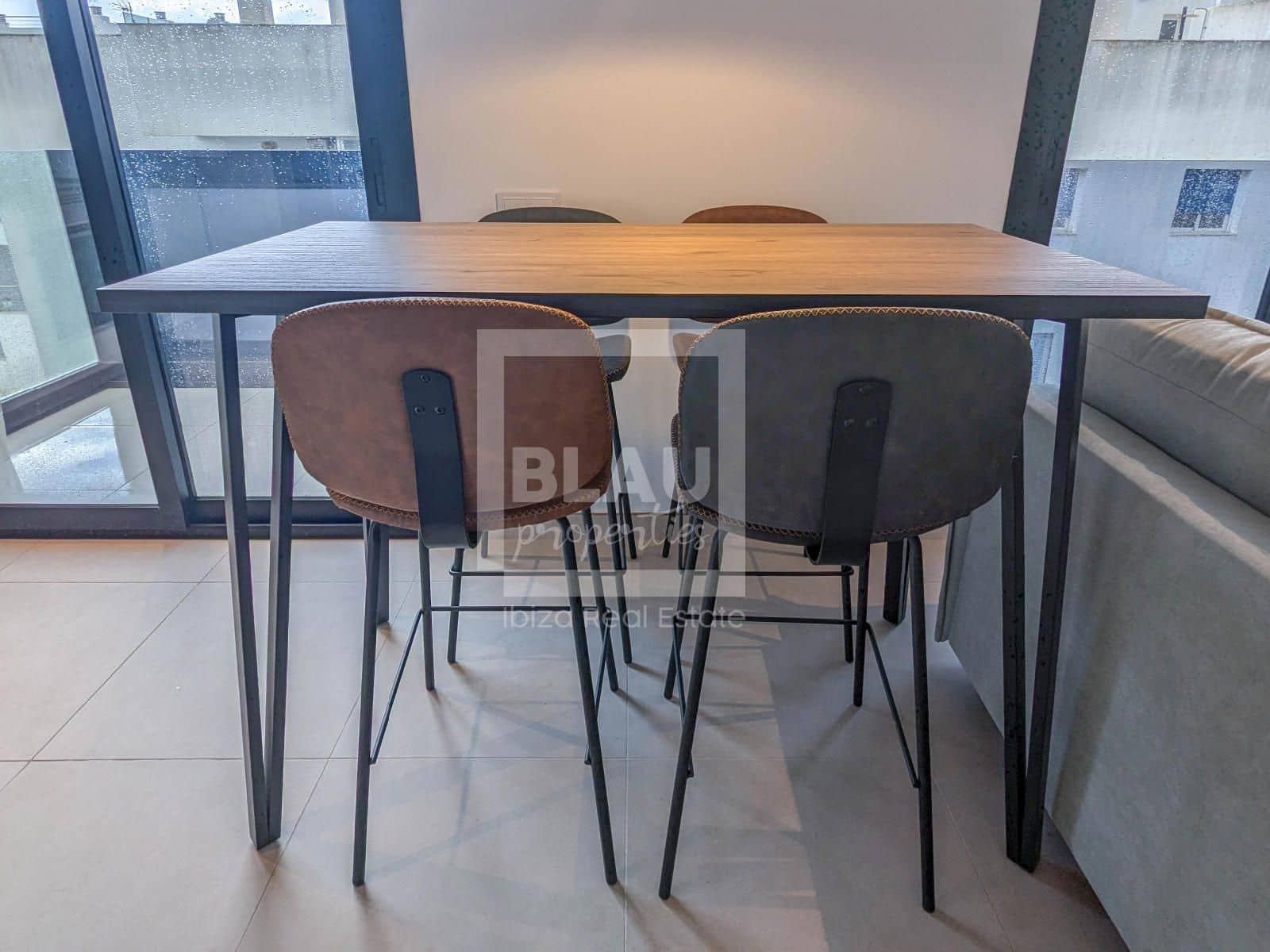 1 slaapkamer Flat te huur in Sant Antoni de Portmany met zwembad garage - € 900 (Ref: 9357414)