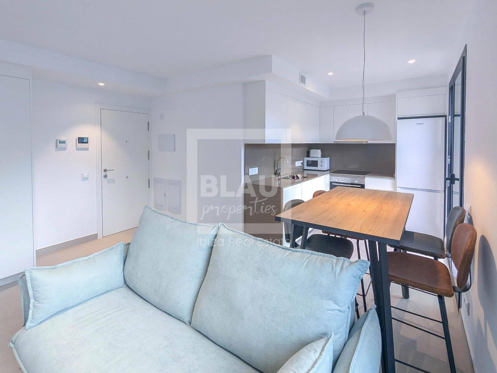 1 slaapkamer Flat te huur in Sant Antoni de Portmany met zwembad garage - € 900 (Ref: 9357414)