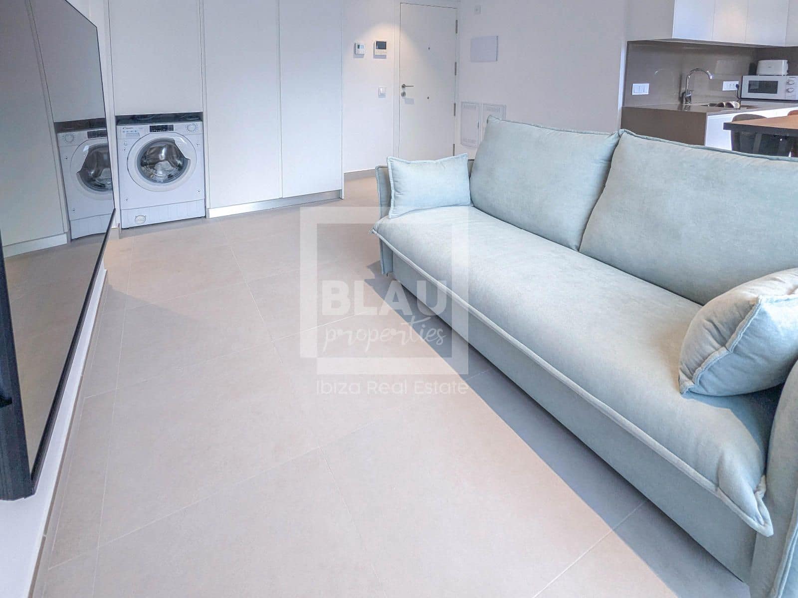 1 slaapkamer Flat te huur in Sant Antoni de Portmany met zwembad garage - € 900 (Ref: 9357414)