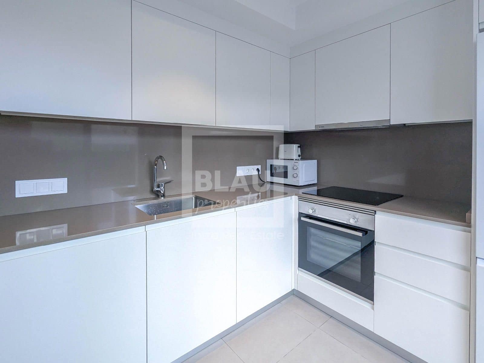 1 slaapkamer Flat te huur in Sant Antoni de Portmany met zwembad garage - € 900 (Ref: 9357414)