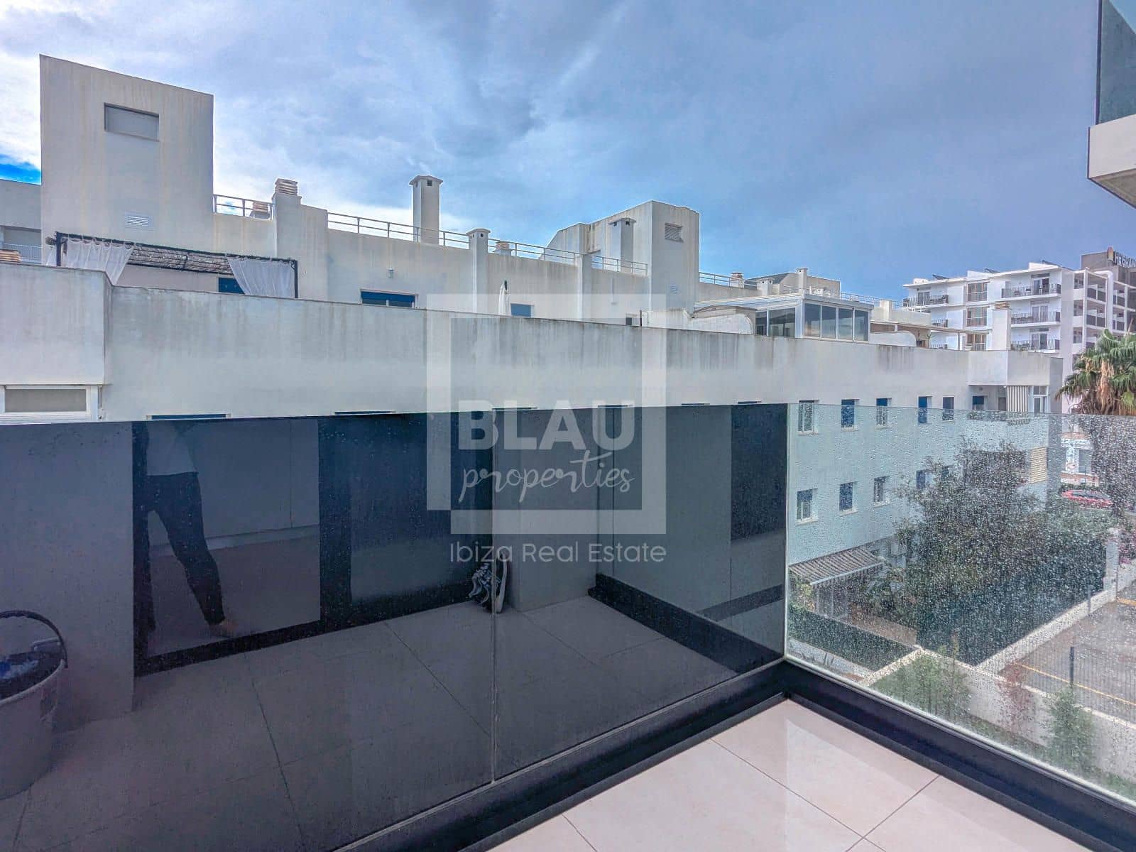 1 slaapkamer Flat te huur in Sant Antoni de Portmany met zwembad garage - € 900 (Ref: 9357414)