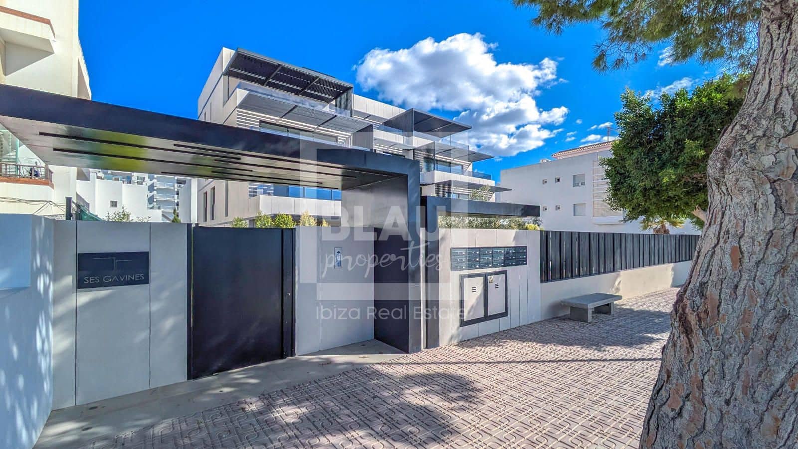 1 slaapkamer Flat te huur in Sant Antoni de Portmany met zwembad garage - € 900 (Ref: 9357414)