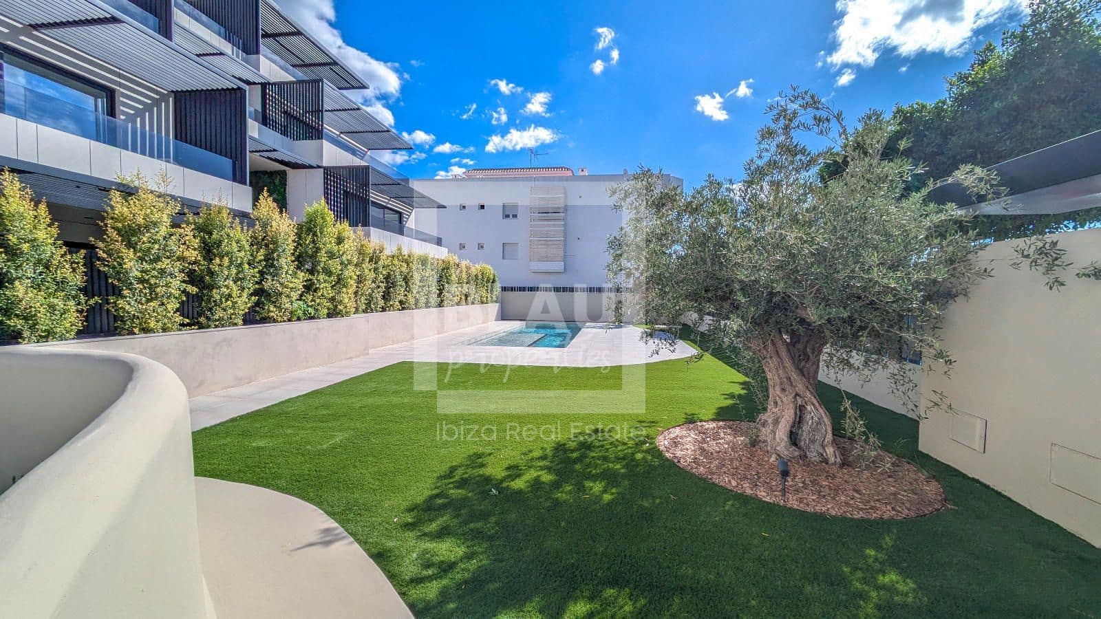 1 slaapkamer Flat te huur in Sant Antoni de Portmany met zwembad garage - € 900 (Ref: 9357414)