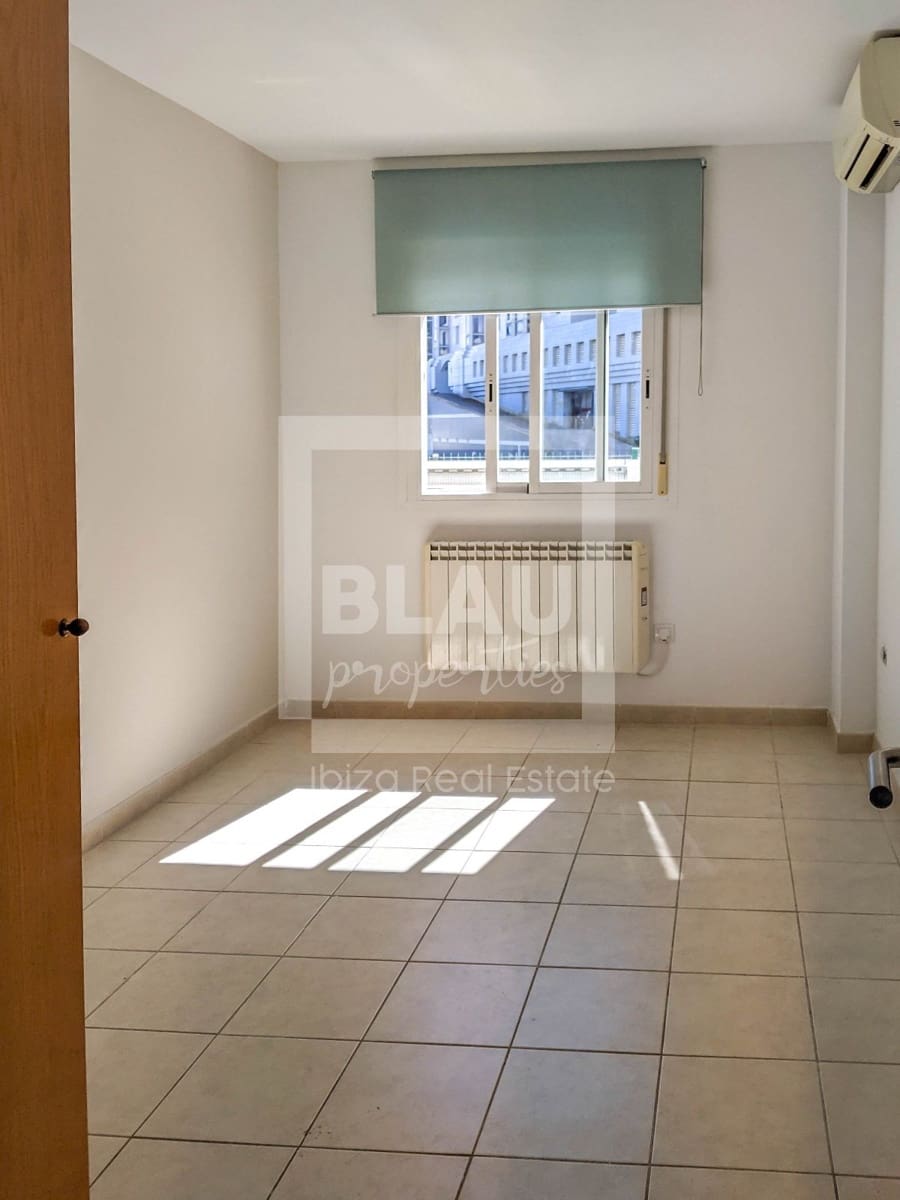 Piso de 2 habitaciones en Ibiza / Eivissa ciudad en alquiler con piscina garaje - 1.850 € (Ref: 9450595)