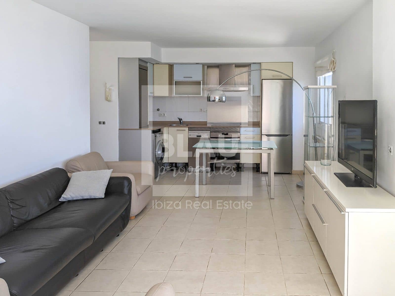 Piso de 2 habitaciones en Ibiza / Eivissa ciudad en alquiler con piscina garaje - 1.850 € (Ref: 9450595)