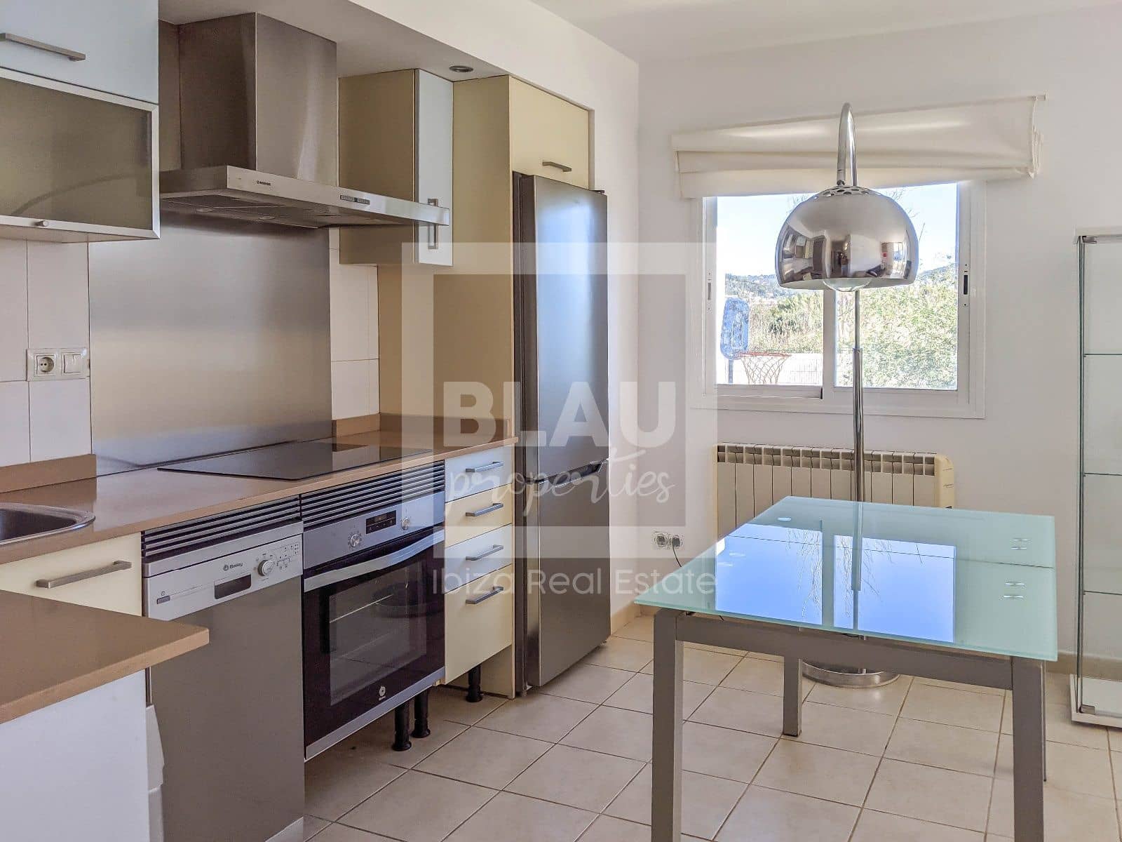 Piso de 2 habitaciones en Ibiza / Eivissa ciudad en alquiler con piscina garaje - 1.850 € (Ref: 9450595)