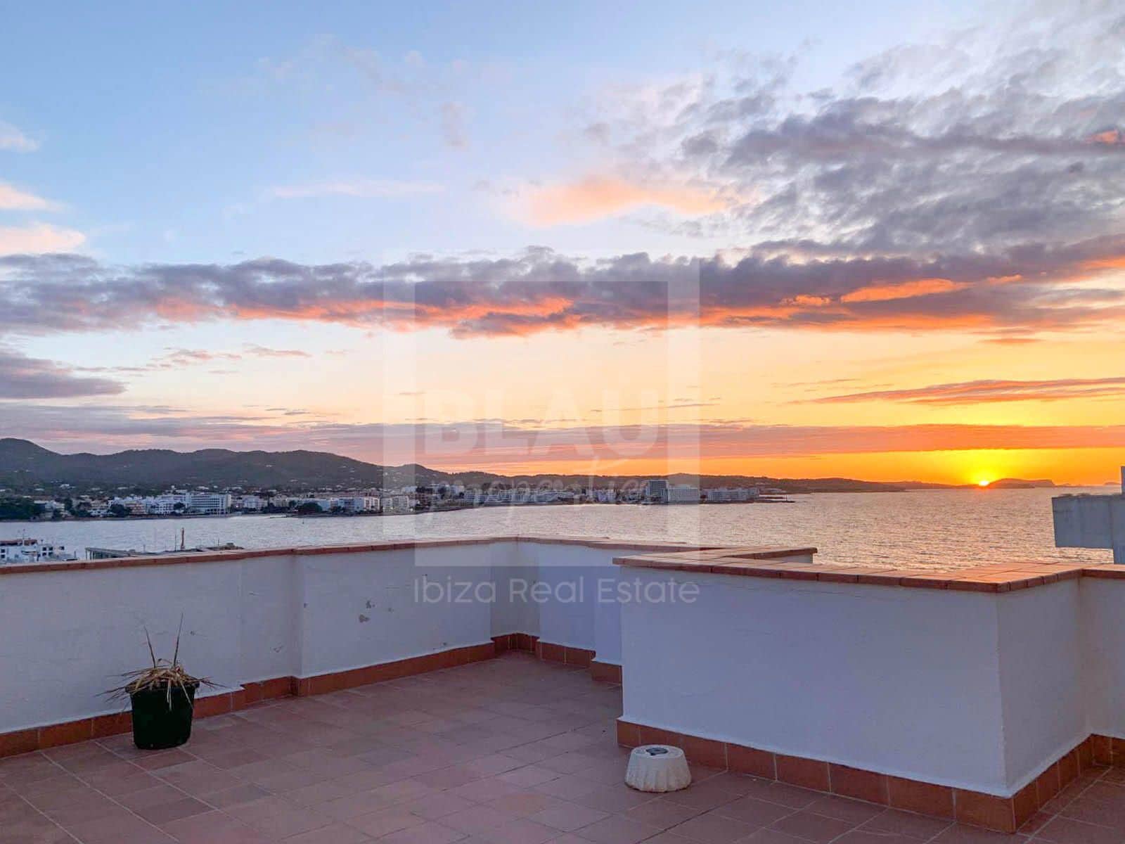 2 sypialnia Penthouse do wynajęcia w Sant Antoni de Portmany z basenem garażem - 2 900 € (Ref: 9479251)