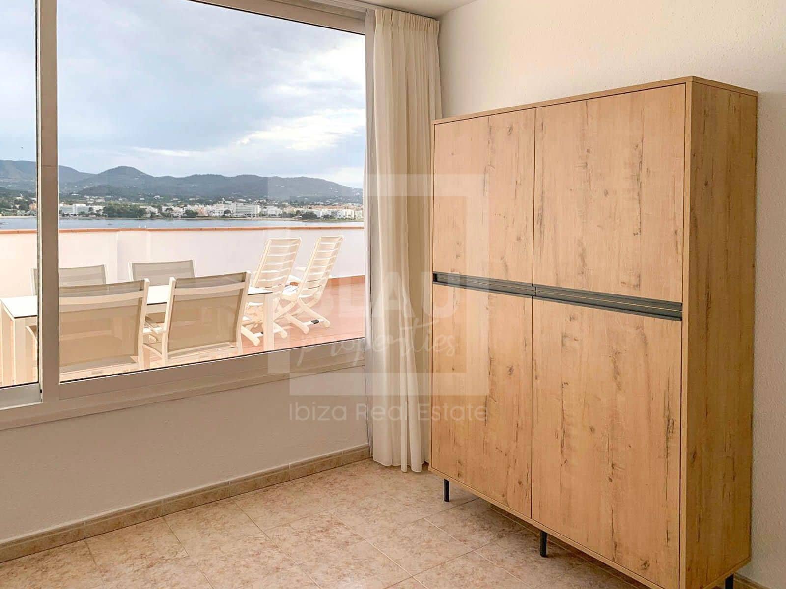 2 sypialnia Penthouse do wynajęcia w Sant Antoni de Portmany z basenem garażem - 2 900 € (Ref: 9479251)