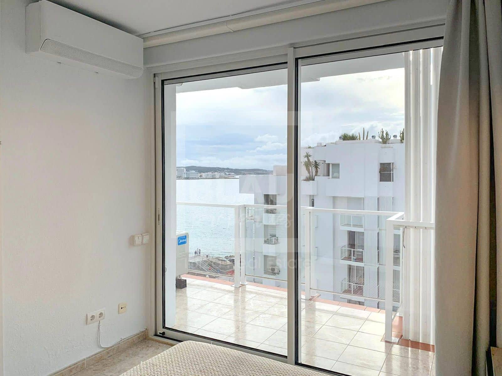 2 sypialnia Penthouse do wynajęcia w Sant Antoni de Portmany z basenem garażem - 2 900 € (Ref: 9479251)