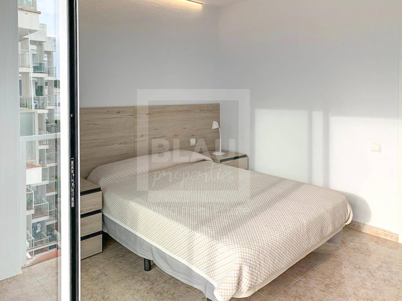 2 sypialnia Penthouse do wynajęcia w Sant Antoni de Portmany z basenem garażem - 2 900 € (Ref: 9479251)