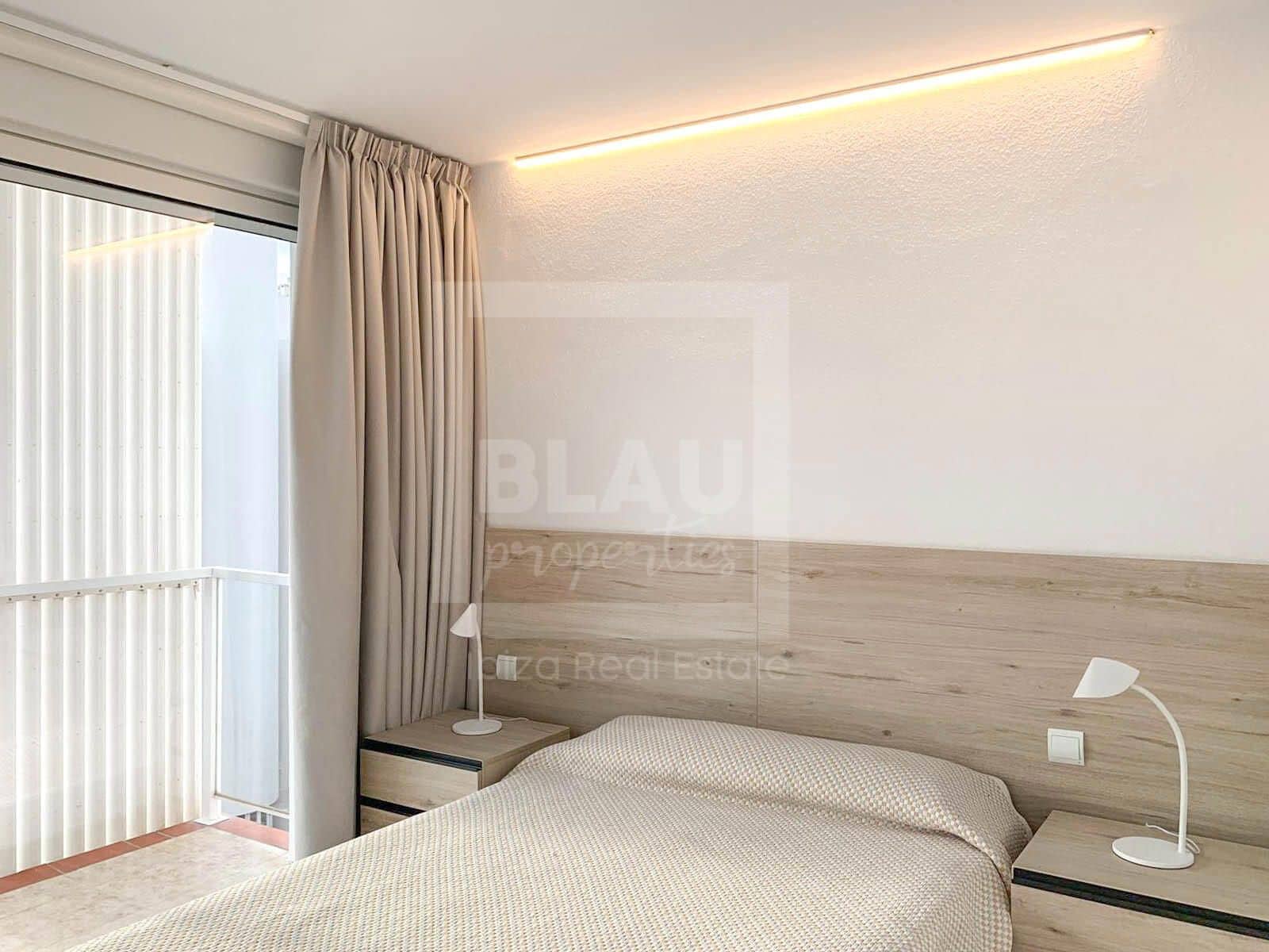 2 sypialnia Penthouse do wynajęcia w Sant Antoni de Portmany z basenem garażem - 2 900 € (Ref: 9479251)