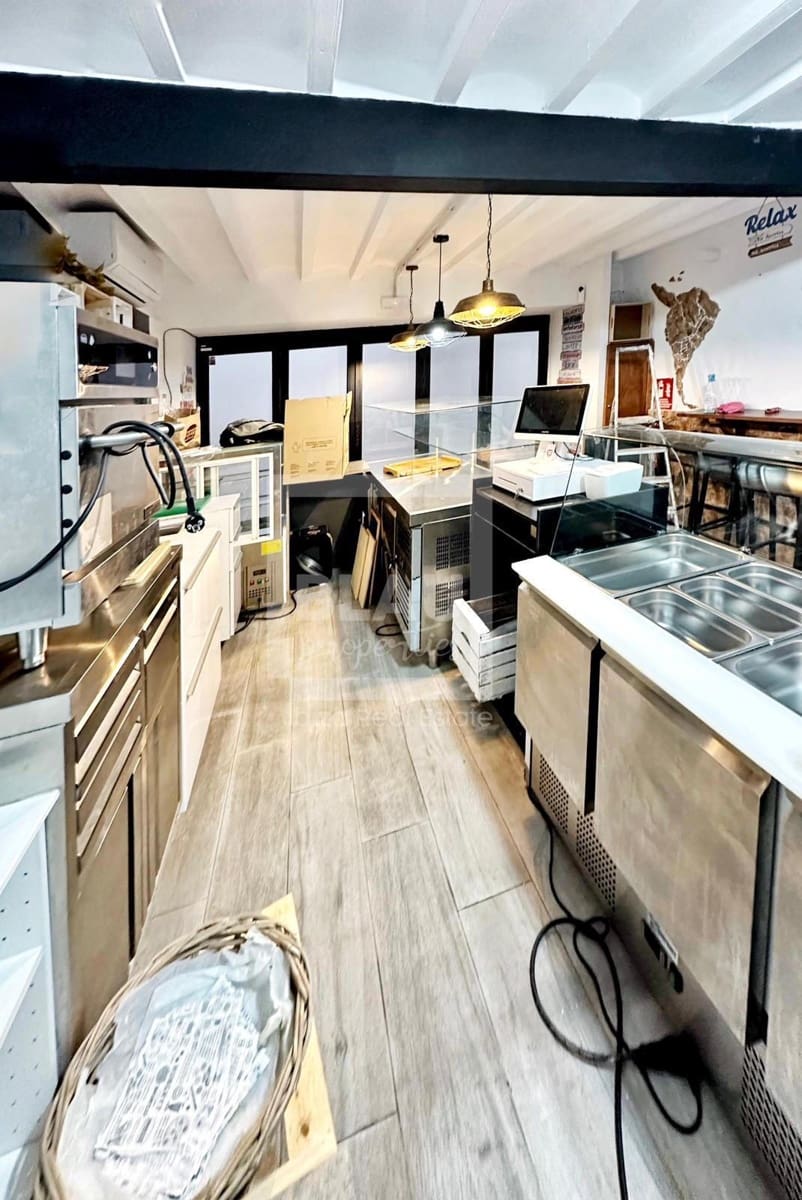 Commercieel te koop in Sant Antoni de Portmany - € 370.000 (Ref: 9494158)