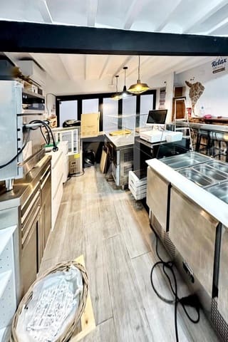 Commercieel te koop in Sant Antoni de Portmany - € 370.000 (Ref: 9494158)