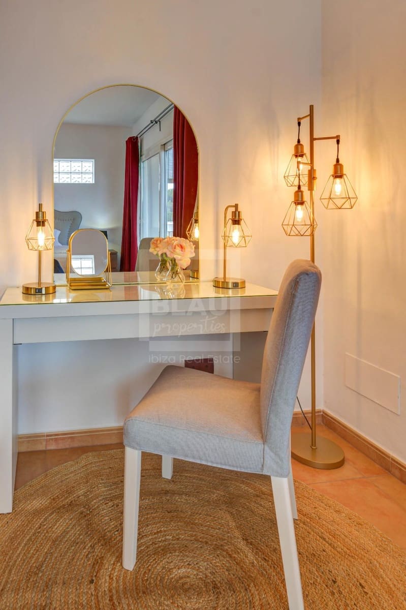 4 soveværelse Villa til leje i Sant Antoni de Portmany med swimmingpool - € 10.500 (Ref: 9525589)