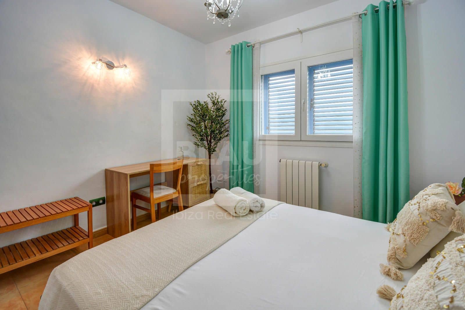 4 soveværelse Villa til leje i Sant Antoni de Portmany med swimmingpool - € 10.500 (Ref: 9525589)